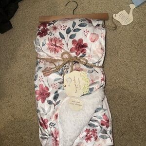 Floral Sherpa Blanket - White and Pink